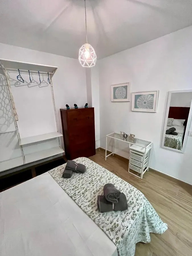 Gatu Villa Paraguay , Preferente Mayores 25 Anos Y Familias Cadiz